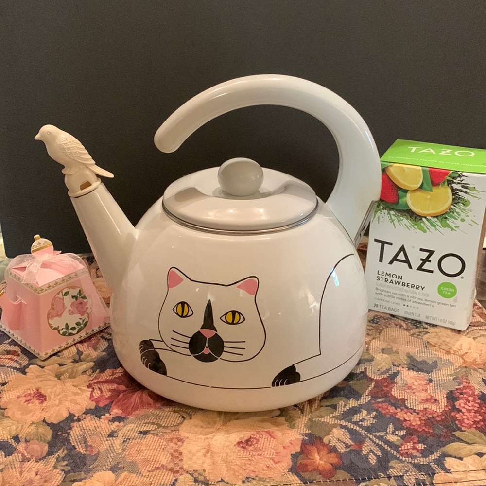 RARE! VTG WHITE Kamenstein Cat w Whistling Bird Spout